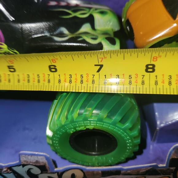 Spin Master Monster Jam Diecast Curse of The Gasoline 3-Pack Trucks Scooby Doo - Picture 5 of 10